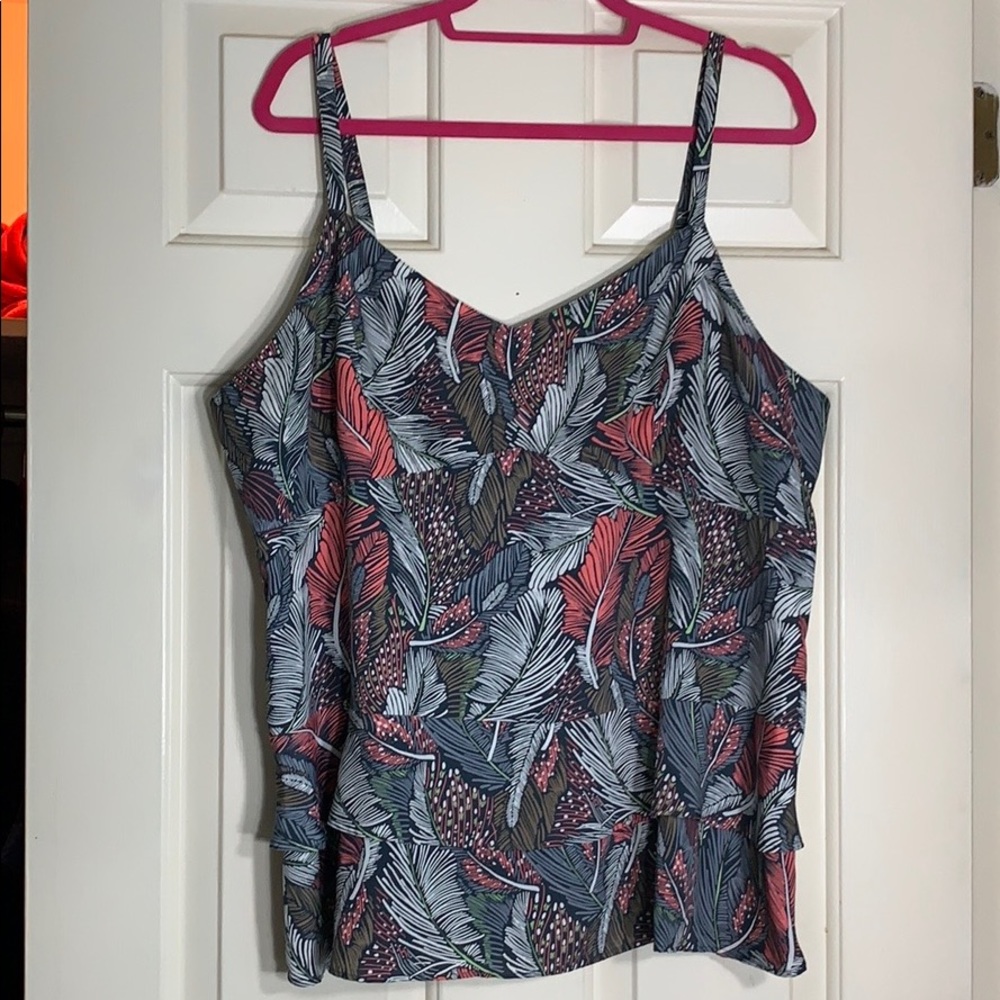 Gap ruffle tank